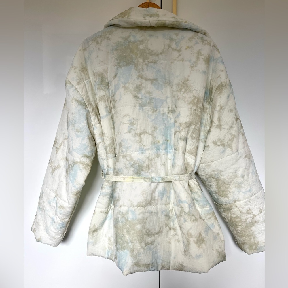 Anthropologie BlankNYC Bennie Tie-Dye Puffer Jacket Belted New without tags - Picture 5 of 7